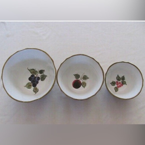 Raymond Waites 3 Piece Nesting Bowls Set - Picture 4 of 9